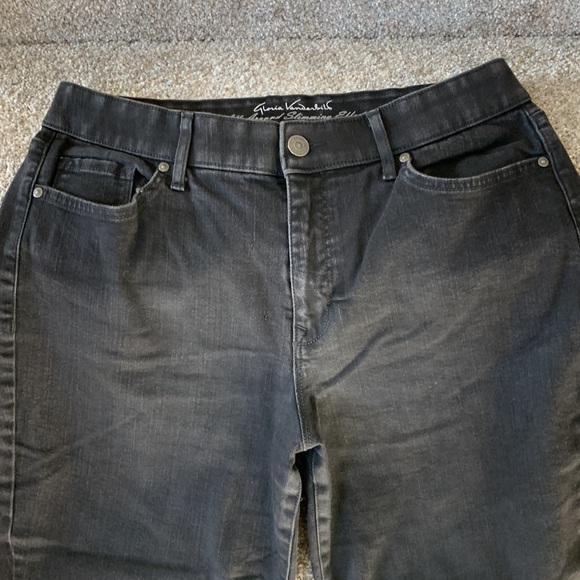 GV Black Curvy Skinny All Around Slimming Mid Rise Jeans - Picture 3 of 8